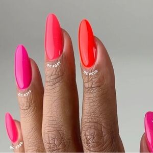 DND DC #009 Pink Carnation Nail Lacquer